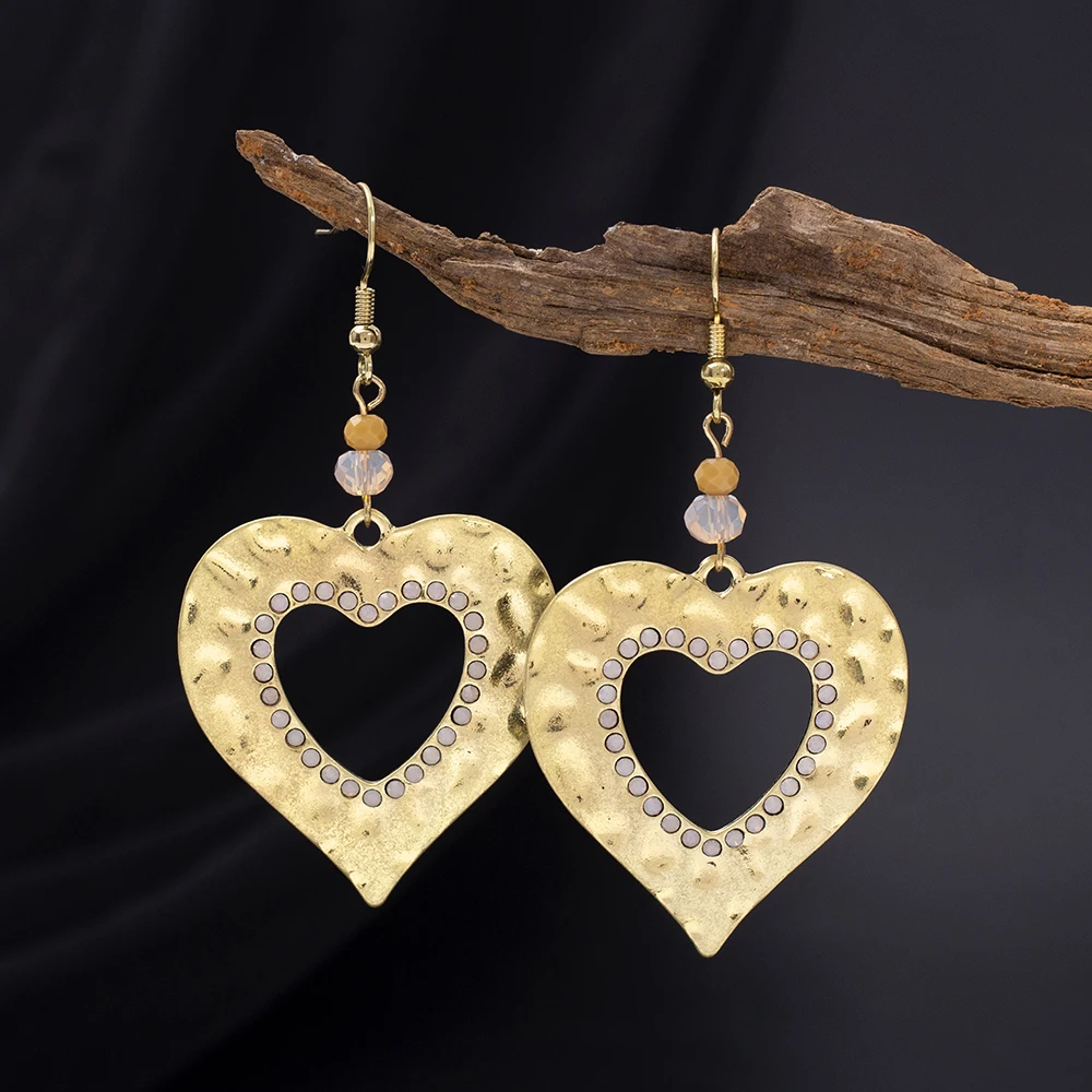 Irregular Pit Patterns Hollowed Zinc Alloy Heart Earrings For Women Vintage Style Paired With Glass Beads Valentine's Day Gifts