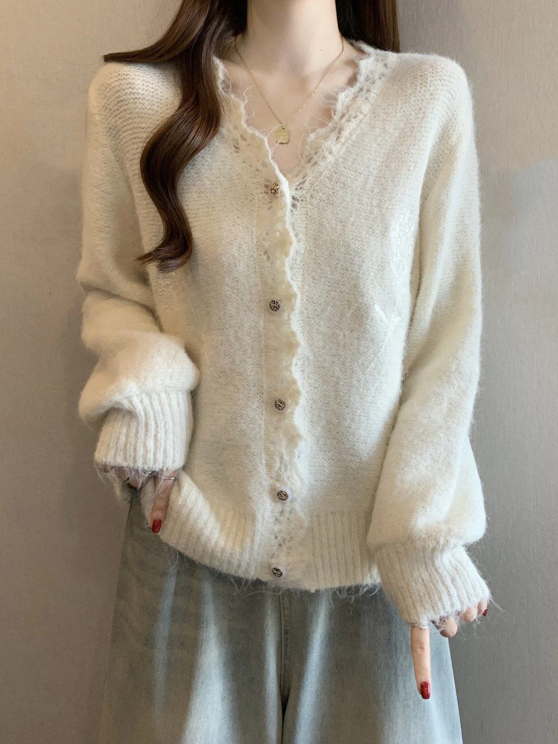 

Stunning V-Neck Shoulder-Length Knitted Sweater Coat for Women Winter Fashion Commute Style Loose Fit Long Sleeve Cardigan