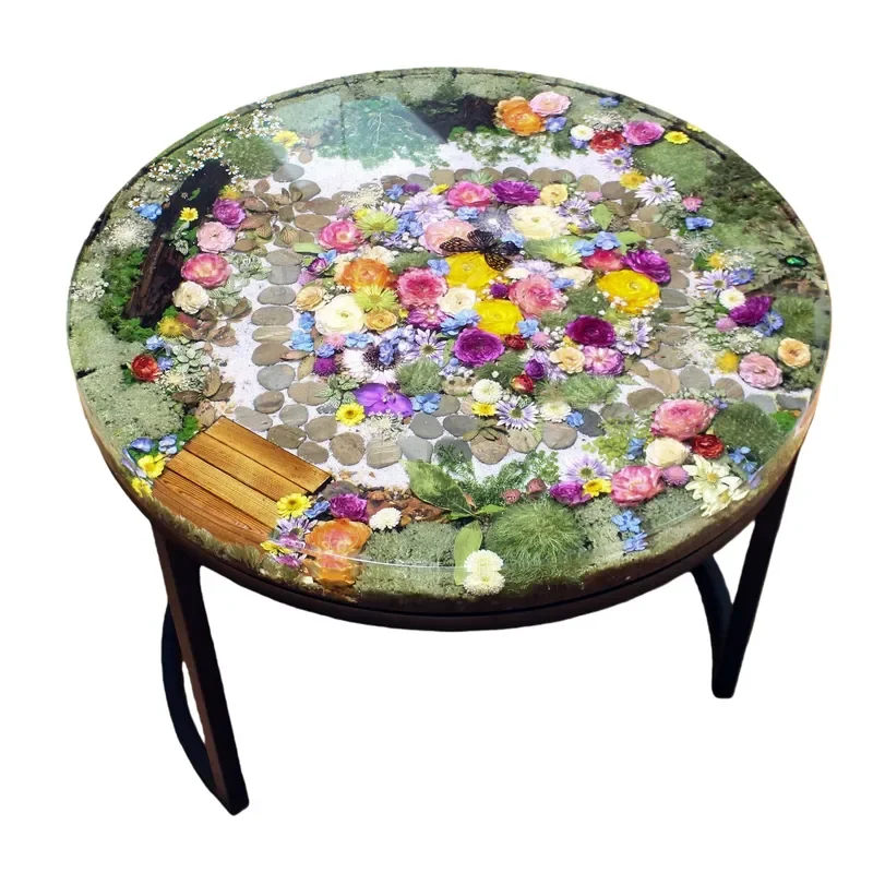 Handmade Resin Round Coffee Table with Dried Flowers and Moss Inlay for Garden Landscape Home Decor