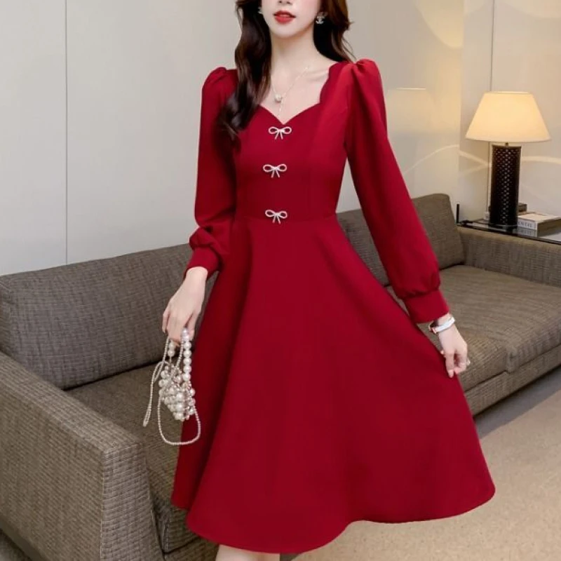 

Hepburn Dress Women's New Style in Spring and Autumn The Waist Is Thin Fashionable Temperament V-neck French Retro Dress