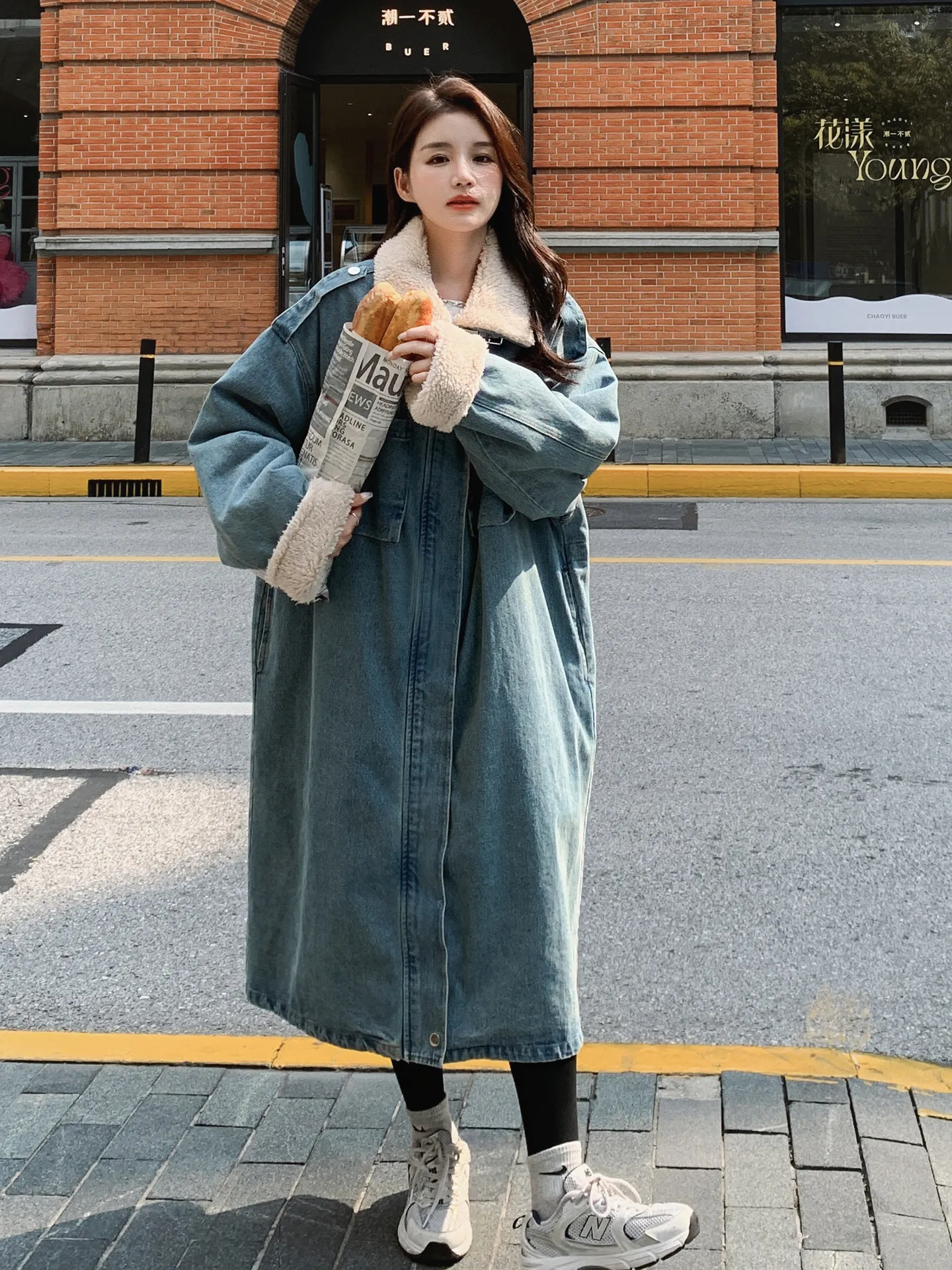 Winter New Women's Cowboy Lamb Wool Cotton Jacket Loose Windproof High Collar Pie Overcomes
