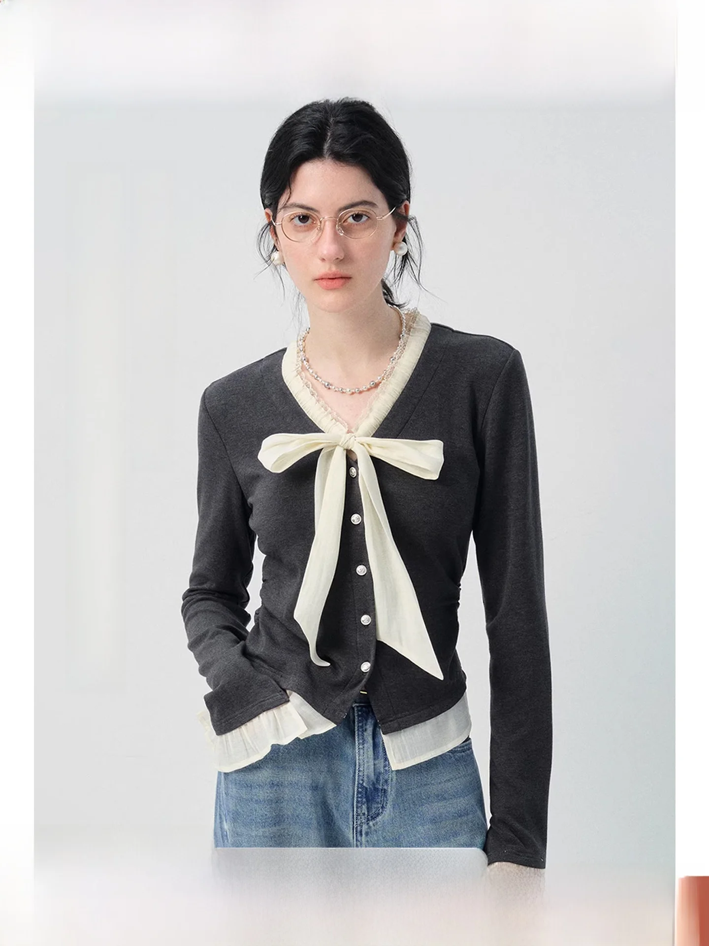 

Новый весенний вязаный топ для полных женщин больших размеров, с V-образным вырезом, на одной пуговице, с узлом, длинный рукав, кружевной, повседневный