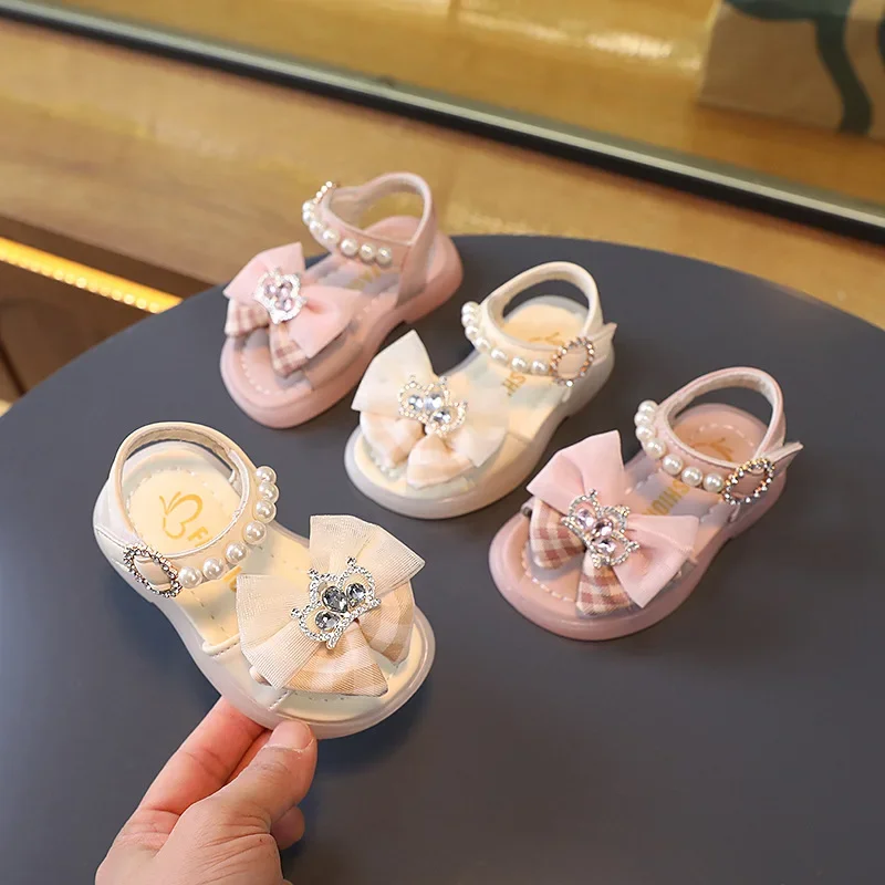 Soft Sole Girls Sandals 2024 New Baby Shoe Cute Walking Shoe Soft Leather Princess Shoe Rhinestone Crown Girl Shoes Kids Shoe