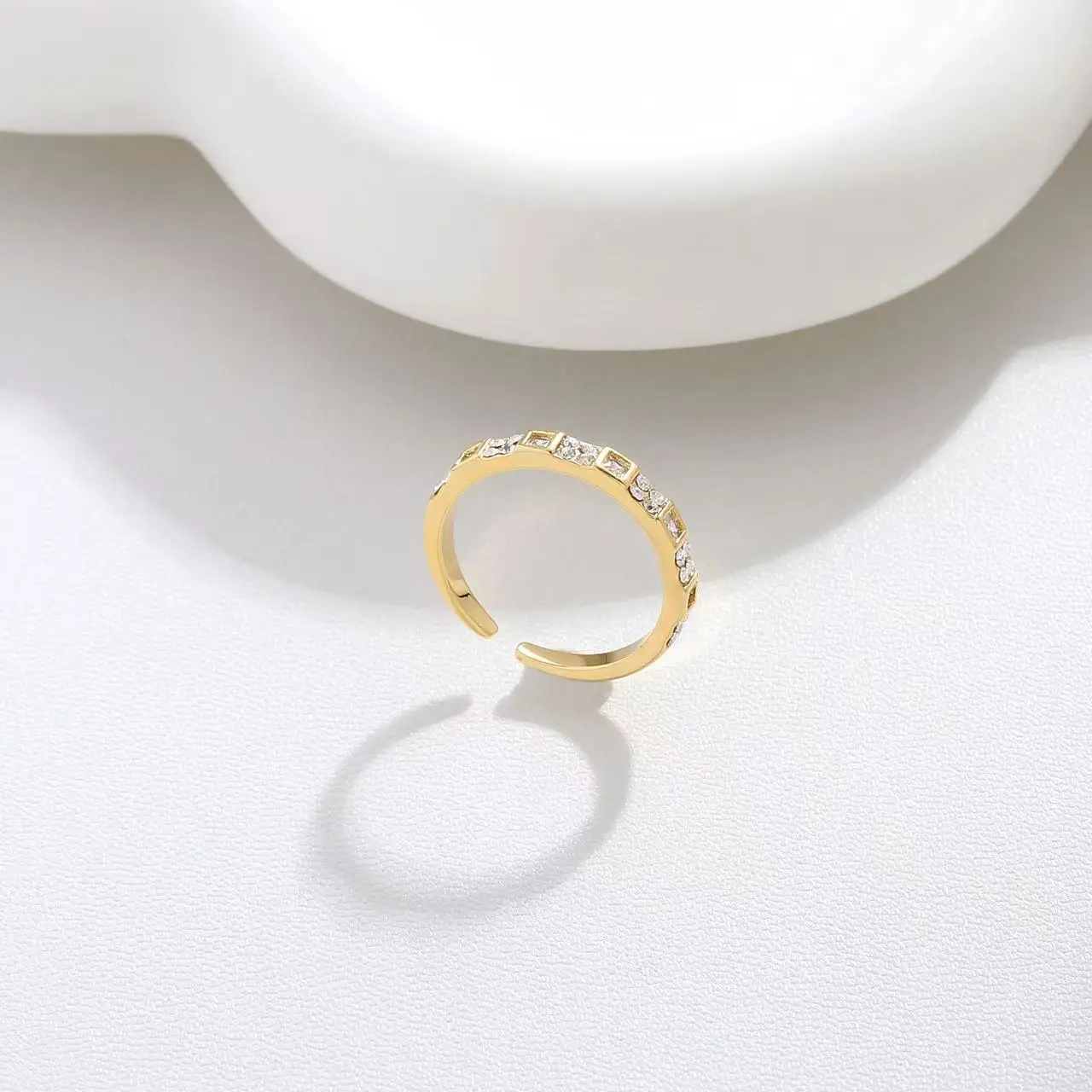 Personality‑infused Design Autumn & Winter Adjustable Open‑Band Ring, Elegant Women’s Ring, Niche High‑end Light Luxury Index Fi