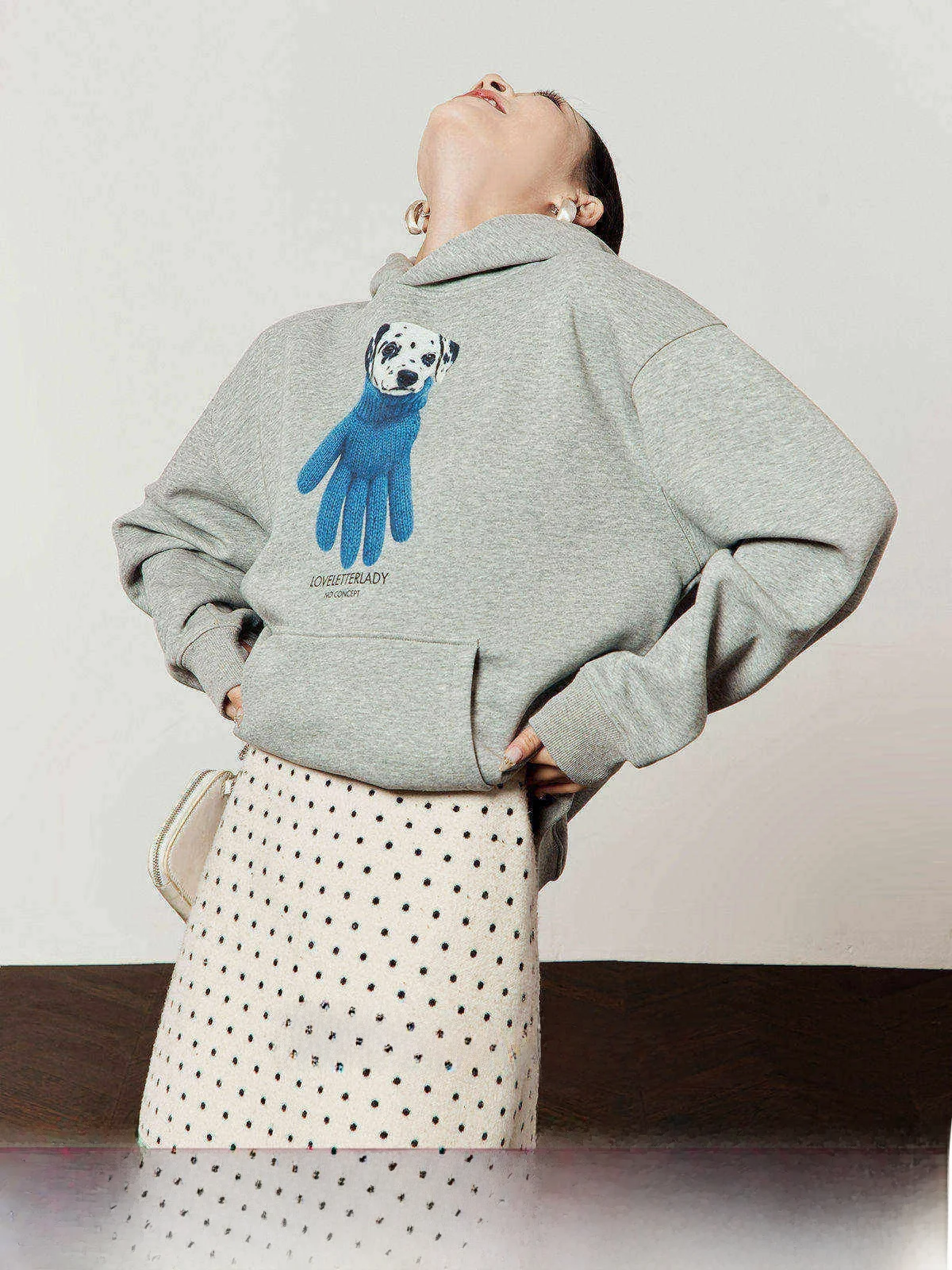 

Loose Fashionable Women's Grey Hoodie with Glove Dog Flower Design Spring 2026 New Arrival Casual Comfortable Long Sleeve Top