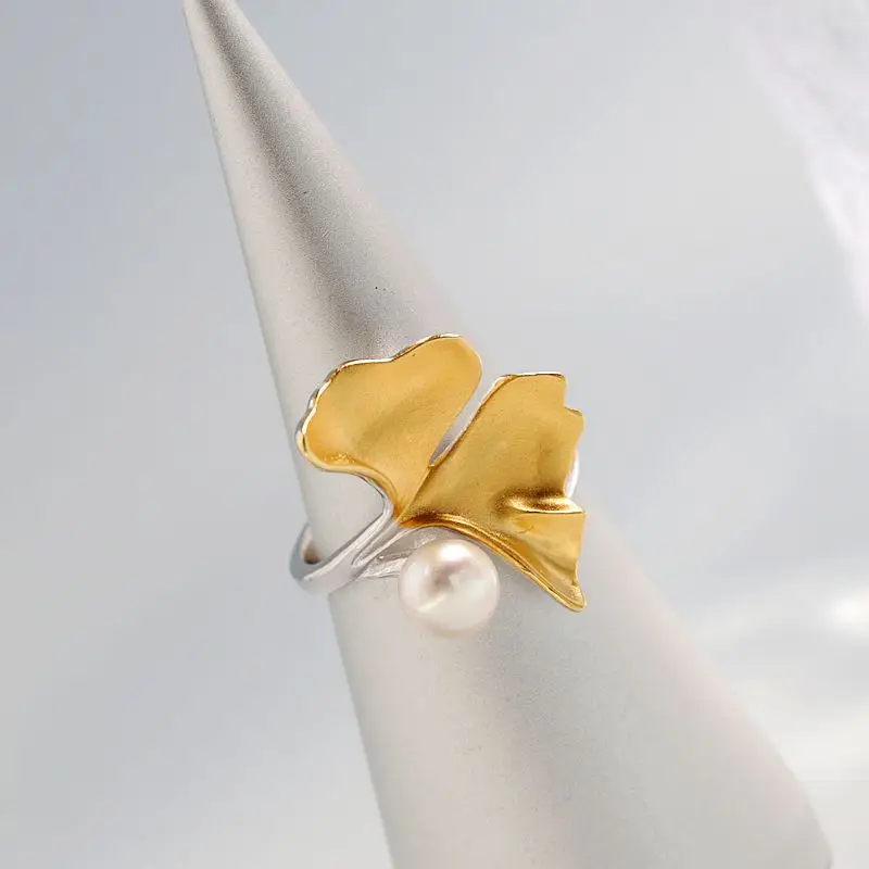 

Inlaid Natural Freshwater Pearl 925 Sterling Silver Ring Fashion 18K Gold Plated Gingko Leaf Open Adjustable Ring Jewelry Gift