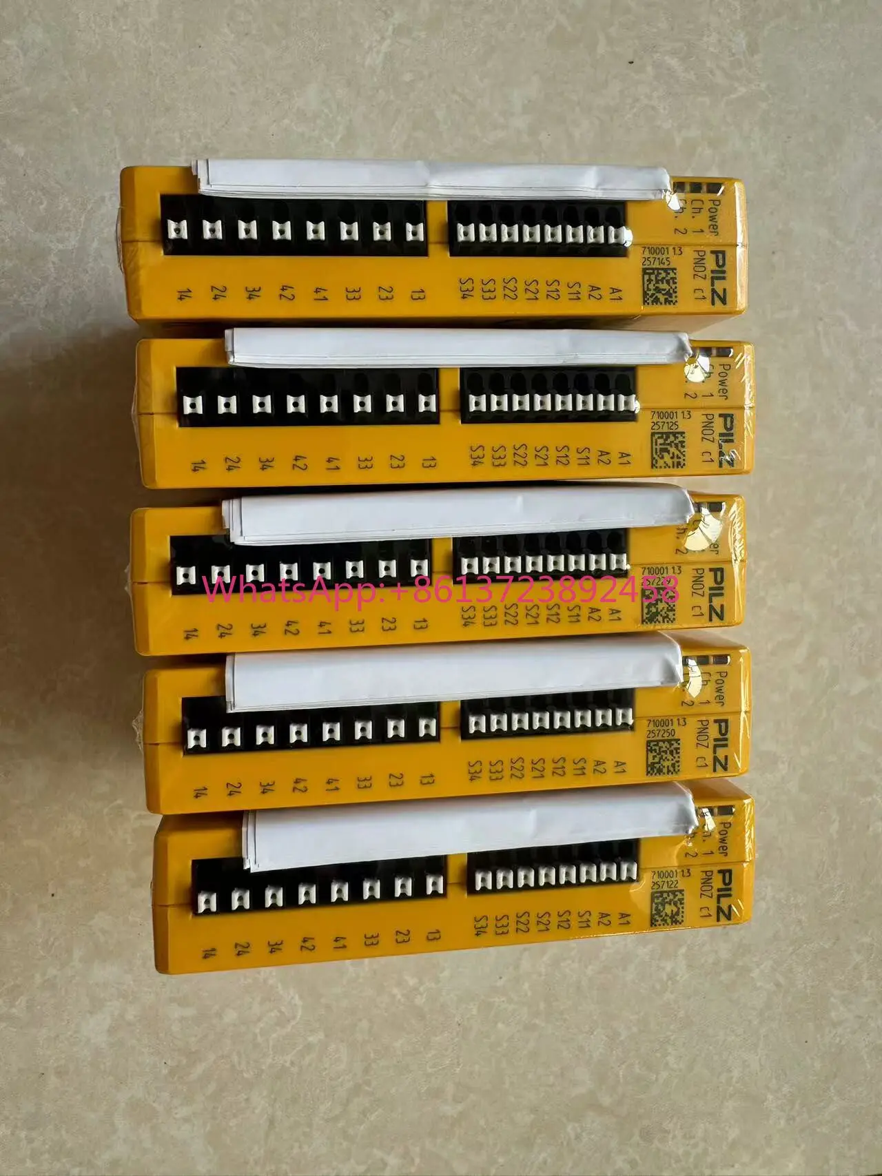 

Pilz safety relay PNOZ C1 order number 710001 in Stock