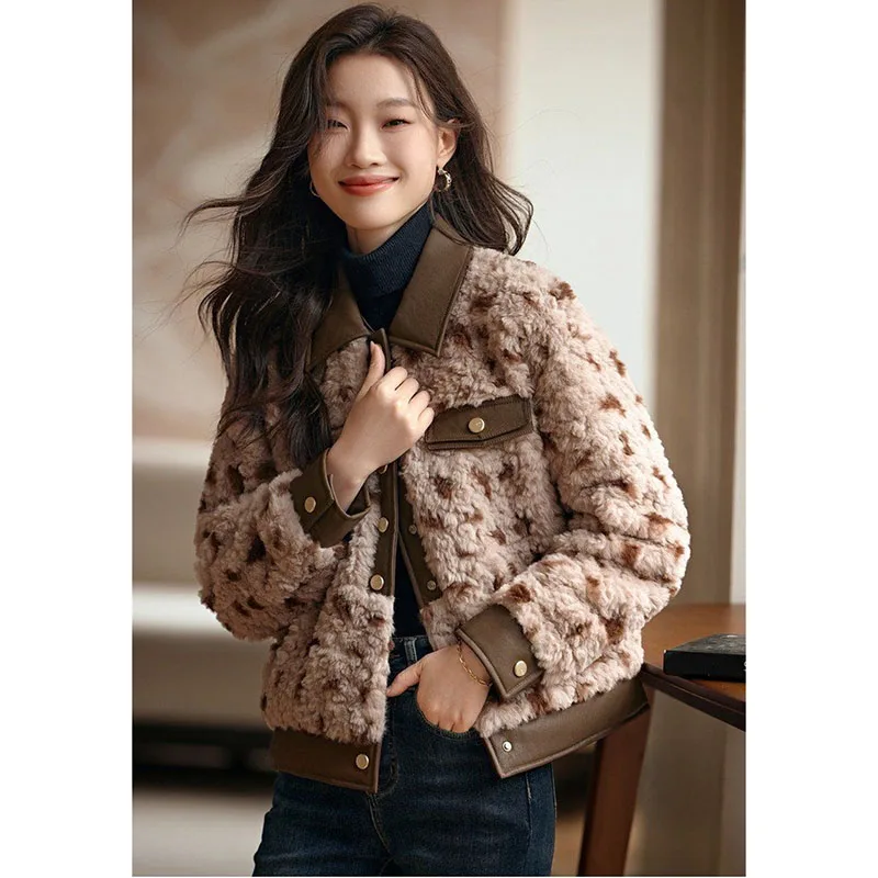 2024 Winter New Fashion Women Jacket Lazy Wind Slim Joker Temperament Printed Leather Stitching Imitation Lambswool Coat Female