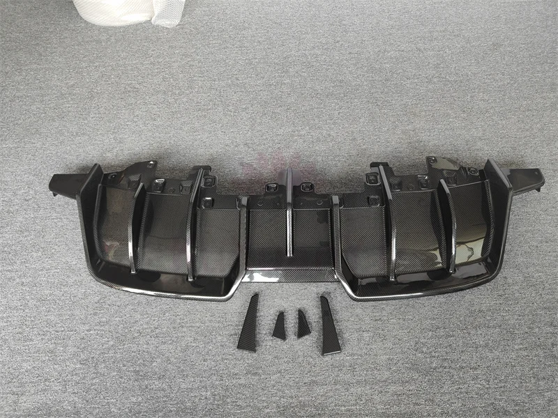 Used for the 2019-2021 Lamborghini Huracan EVO PK style carbon fiber rear diffuser body kit