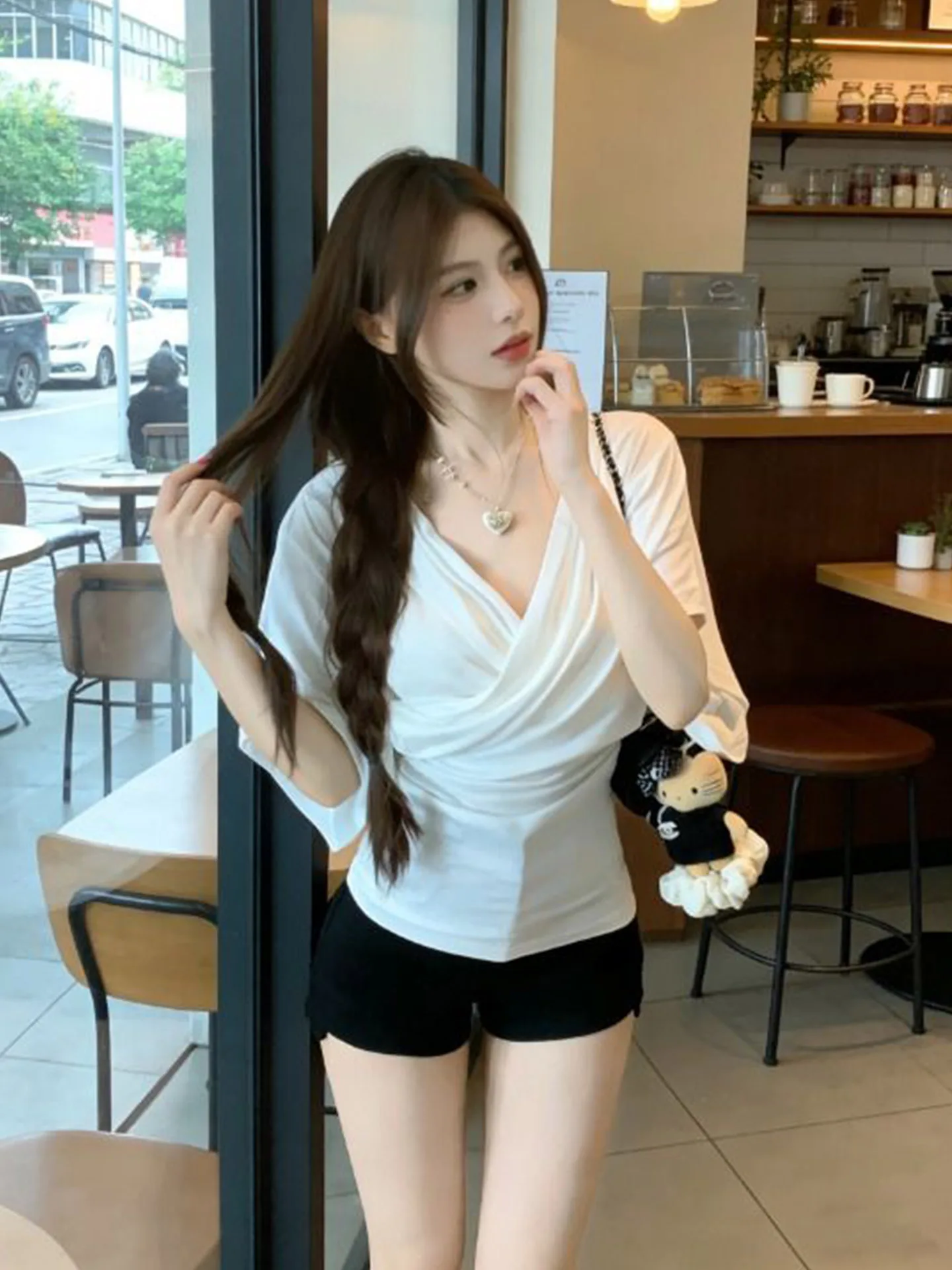 

Women's Short Sleeve T-Shirt 2026 New Summer White Cross V-Neck Korean Style Slimming Design Batwing Sleeve Top Commute Style