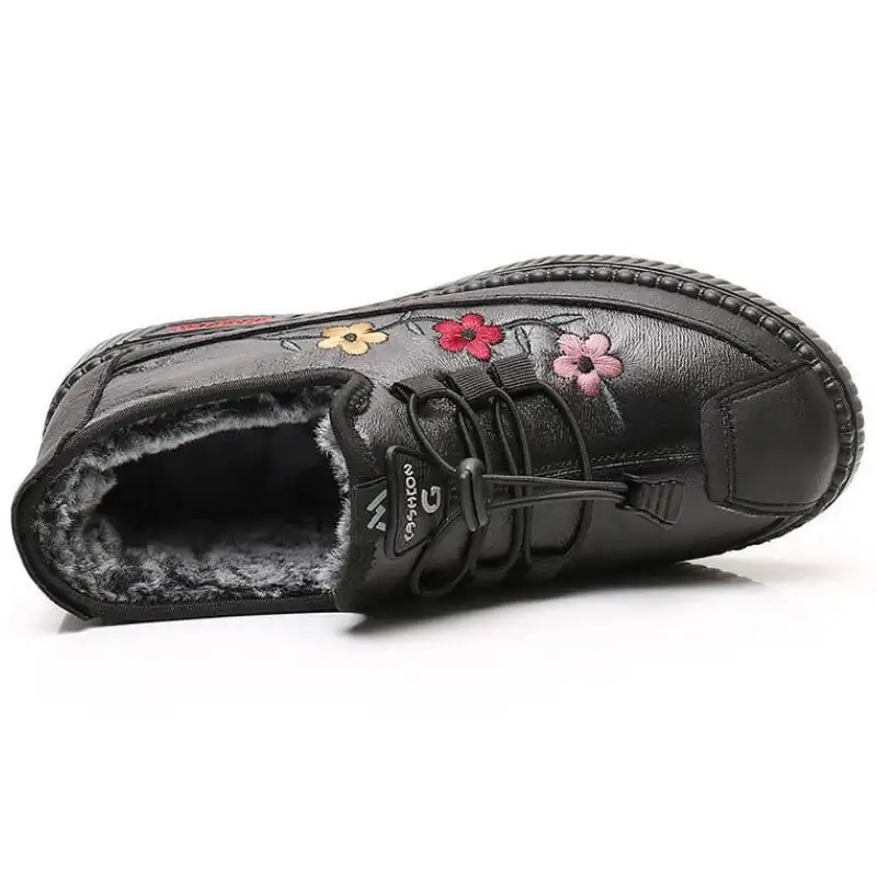 Leather Fur Moccasins Women Loafers for Elderly Females Soft Warm Mom Leather Fur Moccasins Women Sport Sneaker for Elderly