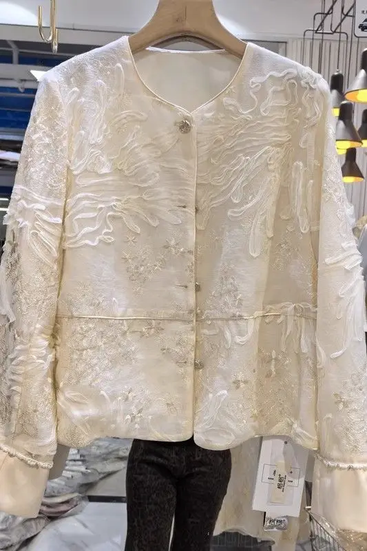 

2025 Spring Chinese Style Jacquard Embroidered Short Blazer for Women Elegant Round Neck Fashionable National Style Suit Jacket