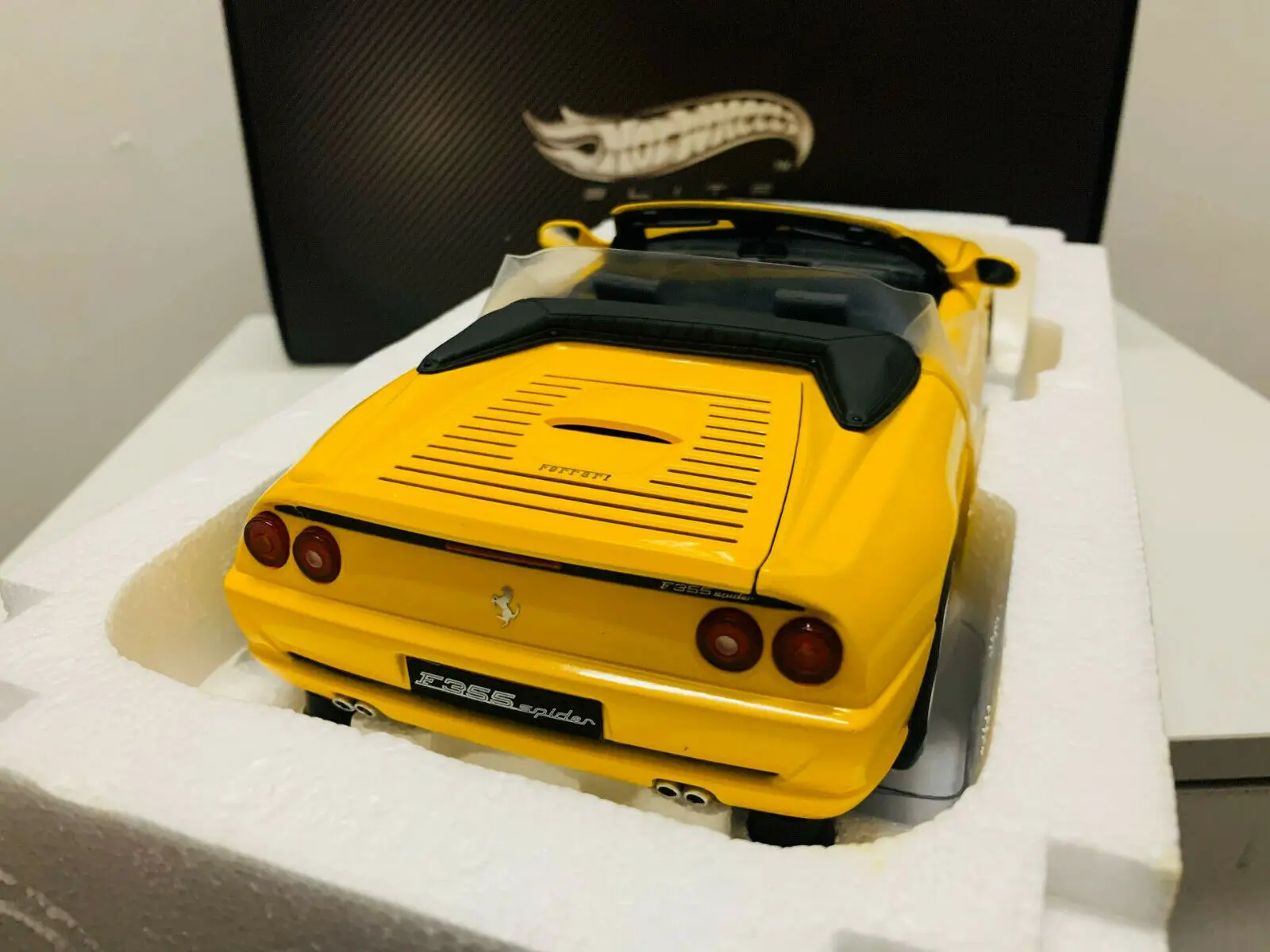 F355 Spider 4 Door Open 1:18 Scale Die-Cast Model Car