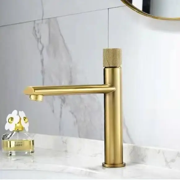 

Brushed Gold Brass Bathroom Basin Faucets Cold And Hot Water Mixer Sink Tap Deck Mounted Taps Bathroom Faucet with hose