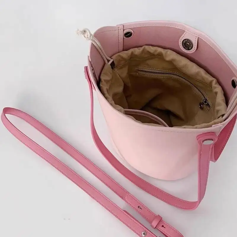 Pink Niche Design Handheld Bucket Women Ing Leather Large Capacity Tote Ladies Fashion Sle Casual Shoulder Bag New