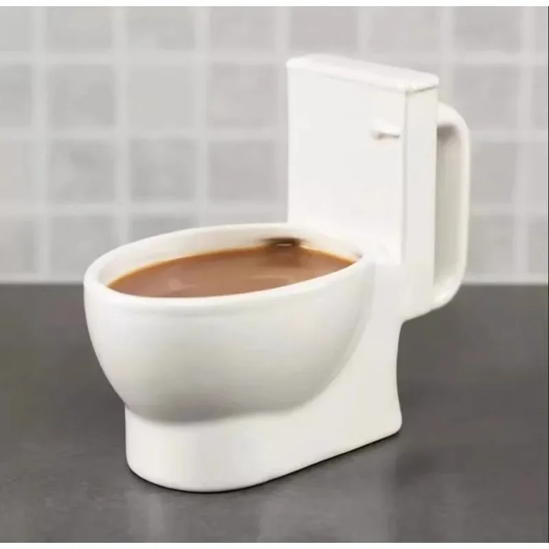 Funny toilet mug large capacity three-dimensional toilet cup April Fools