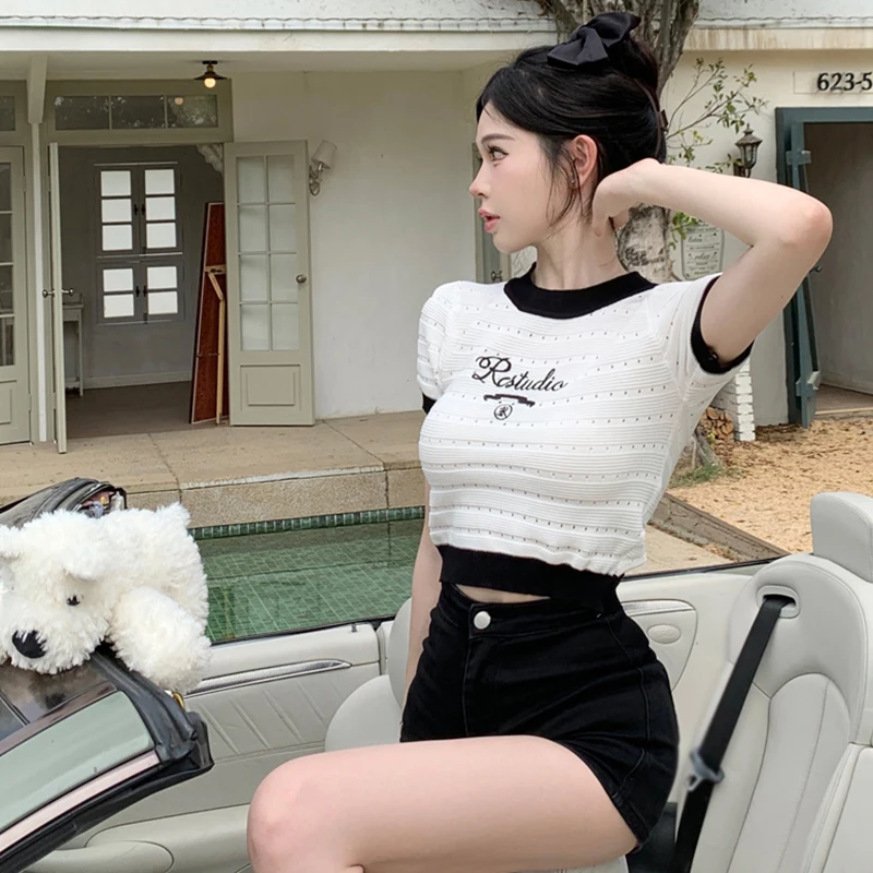 Women\'s Tops Letters Hollow Out Sweet Casual Expose Navel Knitted Short-Sleeved Tops Korean Version