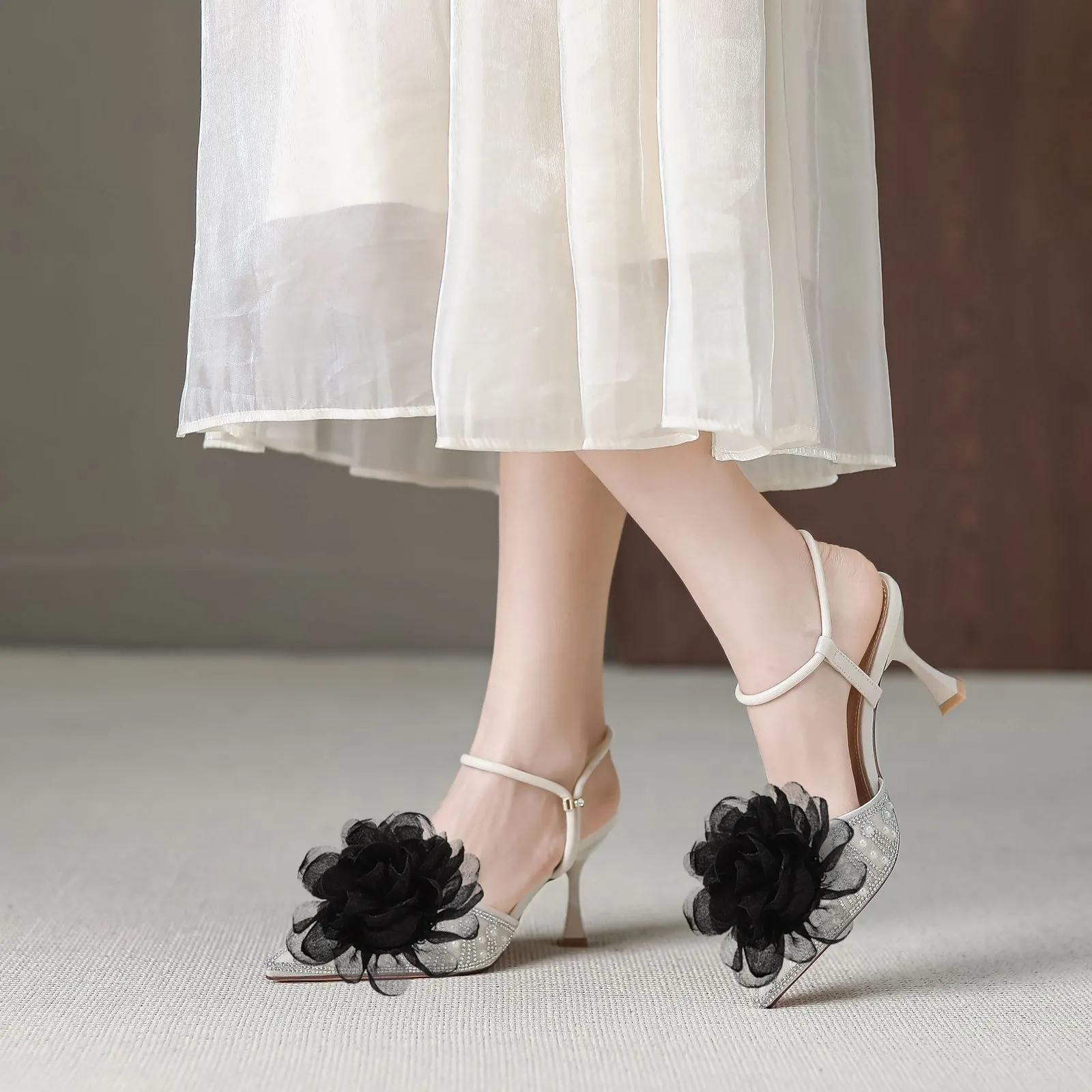 2Pcs Shoe Flower Decorations Solid Color Cloth Material Detachable Clips High Heel Wedding Party Shoes Accessories