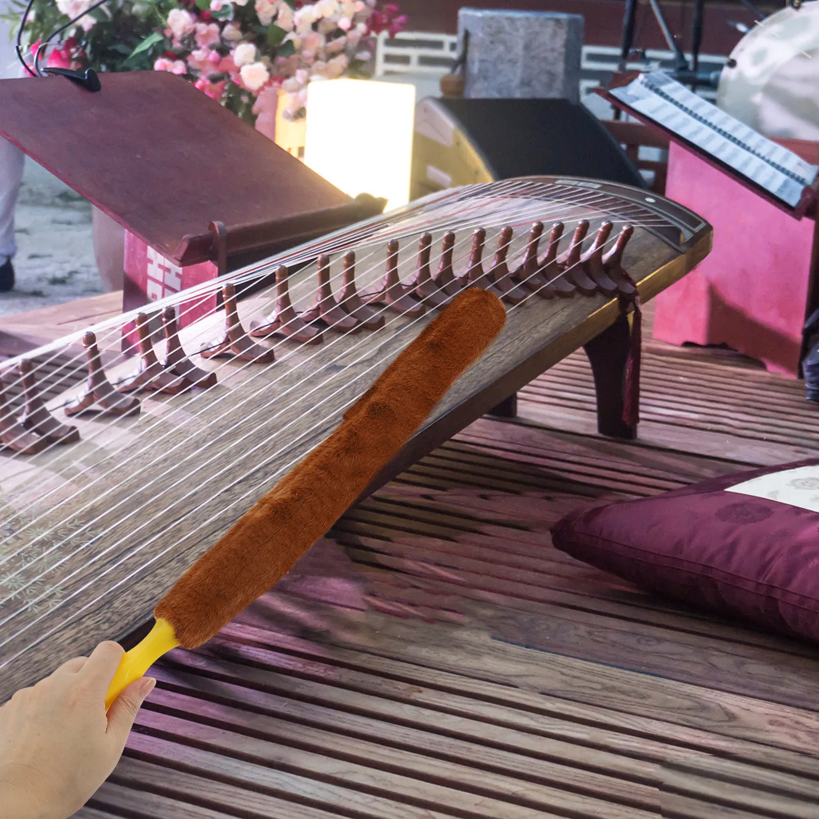 2Pcs Guzheng Cleaning Tools Soft Touch Bristles Long Handle Design for Musical Instrument Dust Removal Easy Grip Portable