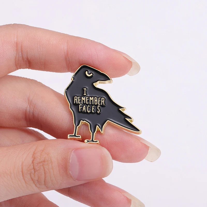 Creative Black Raven Enamel Brooch Cartoon Letters I Remember Faces Animal Metal Badge Punk Lapel Pins Jewelry Gifts