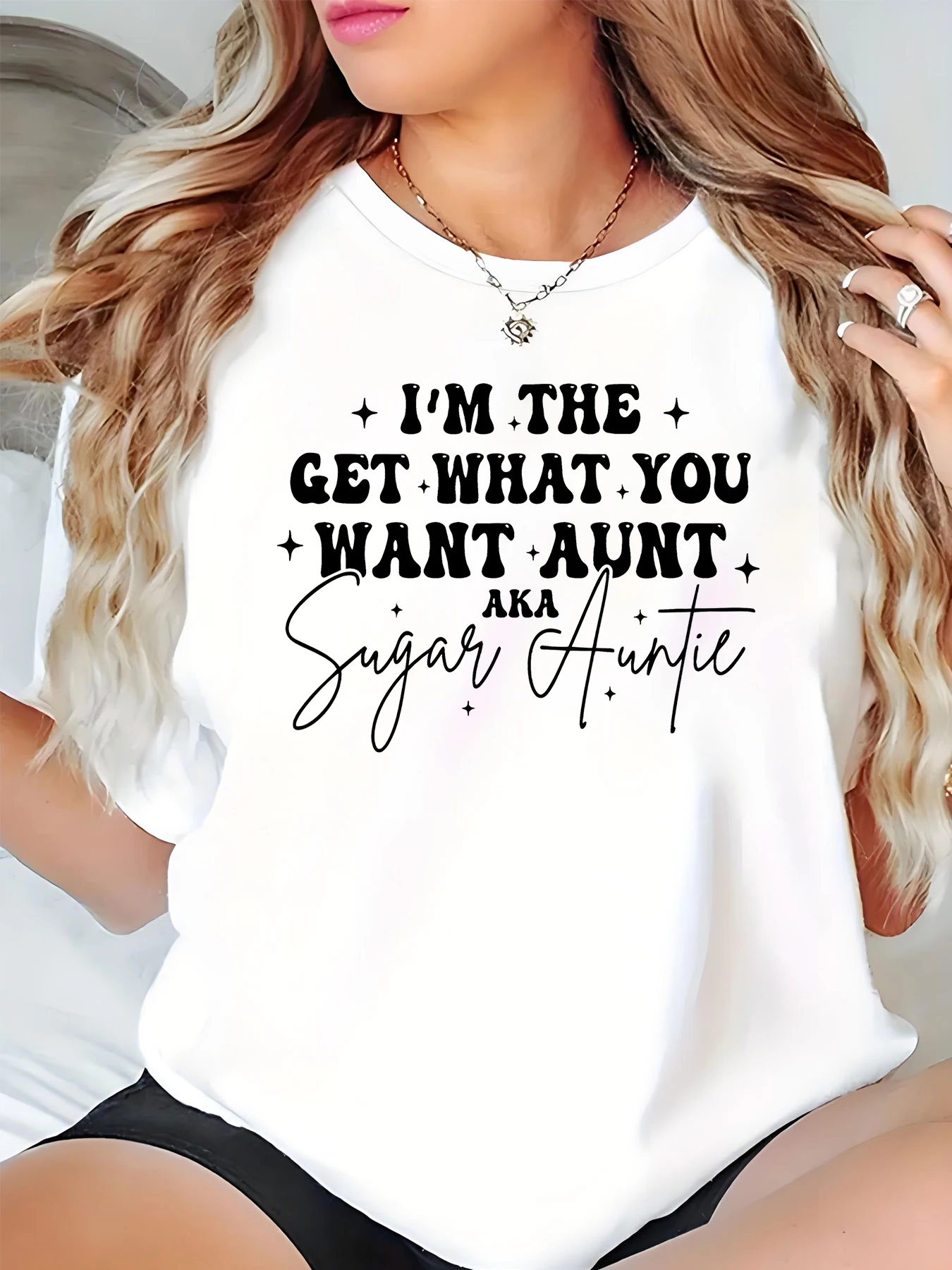 تي شيرت أبيض كاجوال فضفاض برسومات عيد الفصح مع تصميم عمة السكر للنساء، ملابس يومية