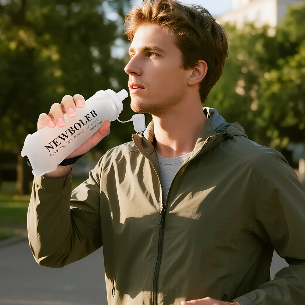 Weiche TPU-Wasserflasche, 500 ml, ultraleicht, faltbar, mit Armband, fest, rutschfest, für Outdoor-Sport, Wasserbeutel, weiche Wasserflasche – Detail 17