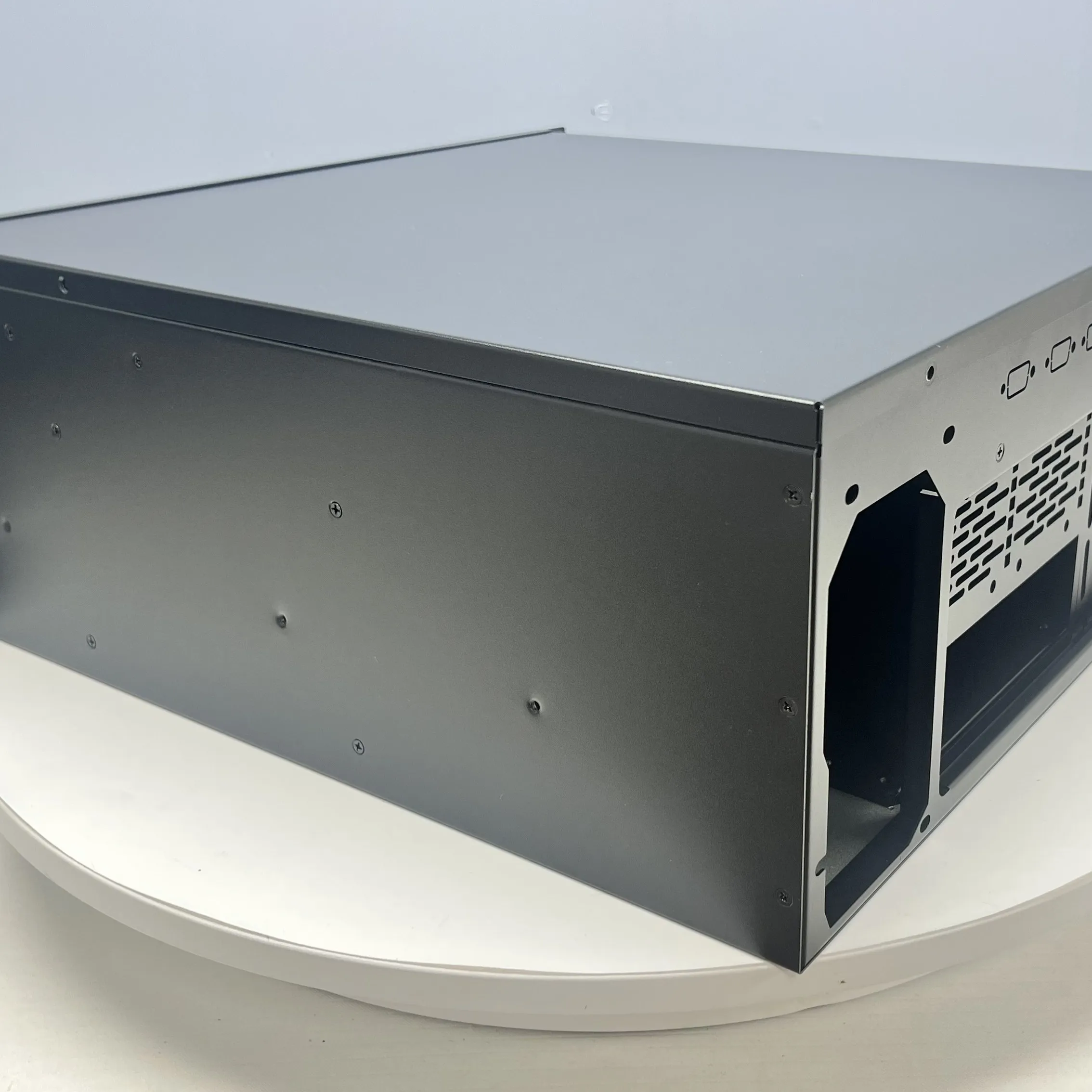 4U Server Chassis Eatx Main Board 4090 Graphics Card Radiator 360 Water Cooling Row 8 Slots ATX Power Supply USB3.0