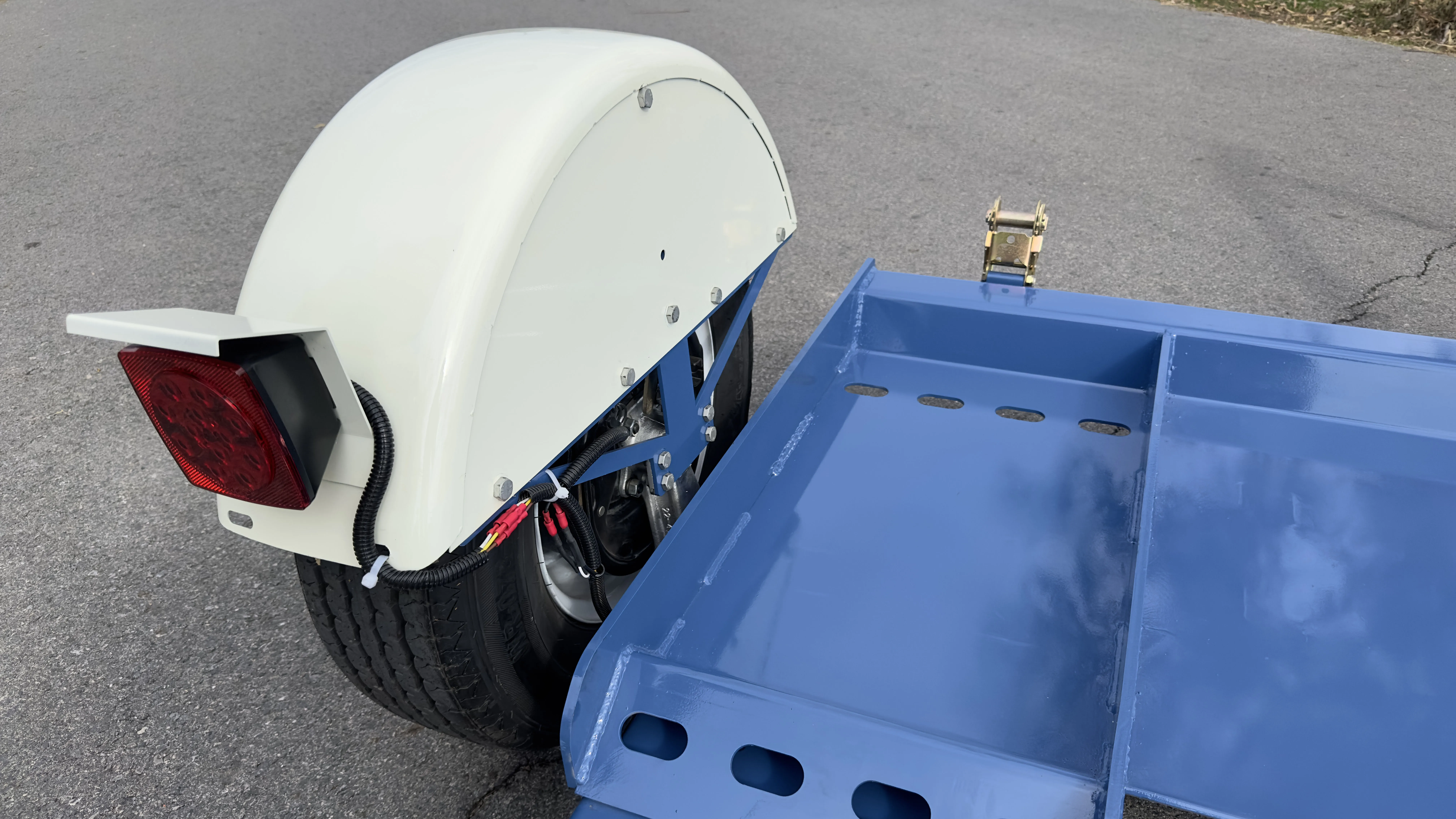 China Manufacture Lightweight Car Carrier Tow Dolly Hauler to Pull Car Trailer for Sale