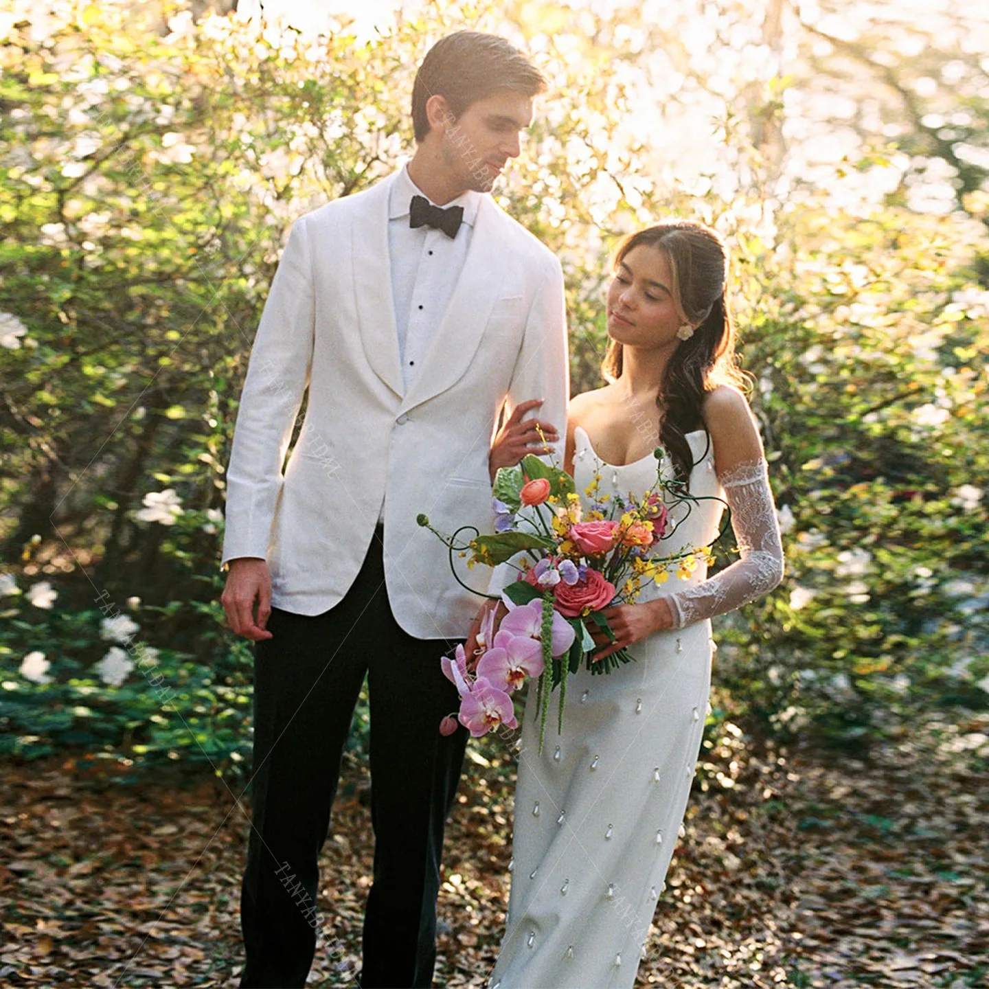 Stunning Pearls Wedding Dress Strapless Sleeveless Soft Satin Floor Length Mermaid Bridal Gown Elegant Bridal Photo Shoot Dress