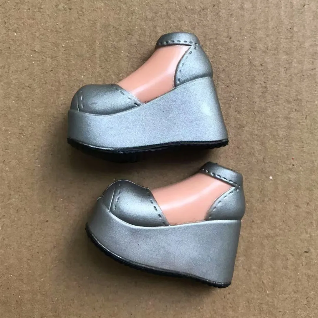 Klassische Tanzpuppe mit dicken High-Heel-Schuhen, Sneakers, bunte Puppenteile, neuartige Dekorationen, Mädchenspielzeug, Geschenk – Detail 24