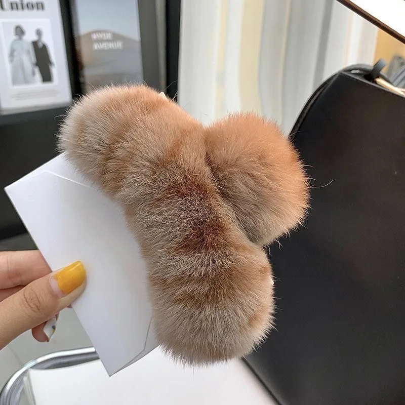 

Winter Fuzzy Hair Claw Women Large Clips Korean Cute Hairpins Covers Warm Fluffy Natural Rabbit Fur Hair Claws Girls Plush Clip