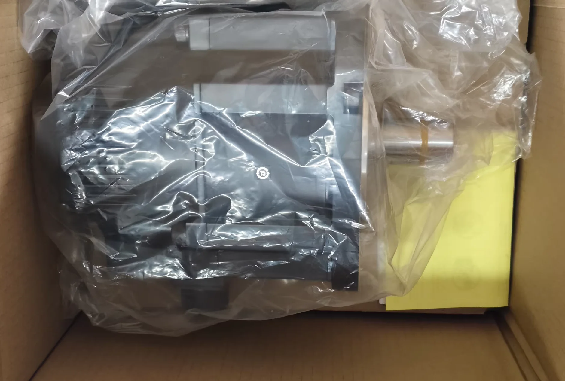 SGMRV-37ANA-YR1A Brand New Servo Motor，Fast shipping