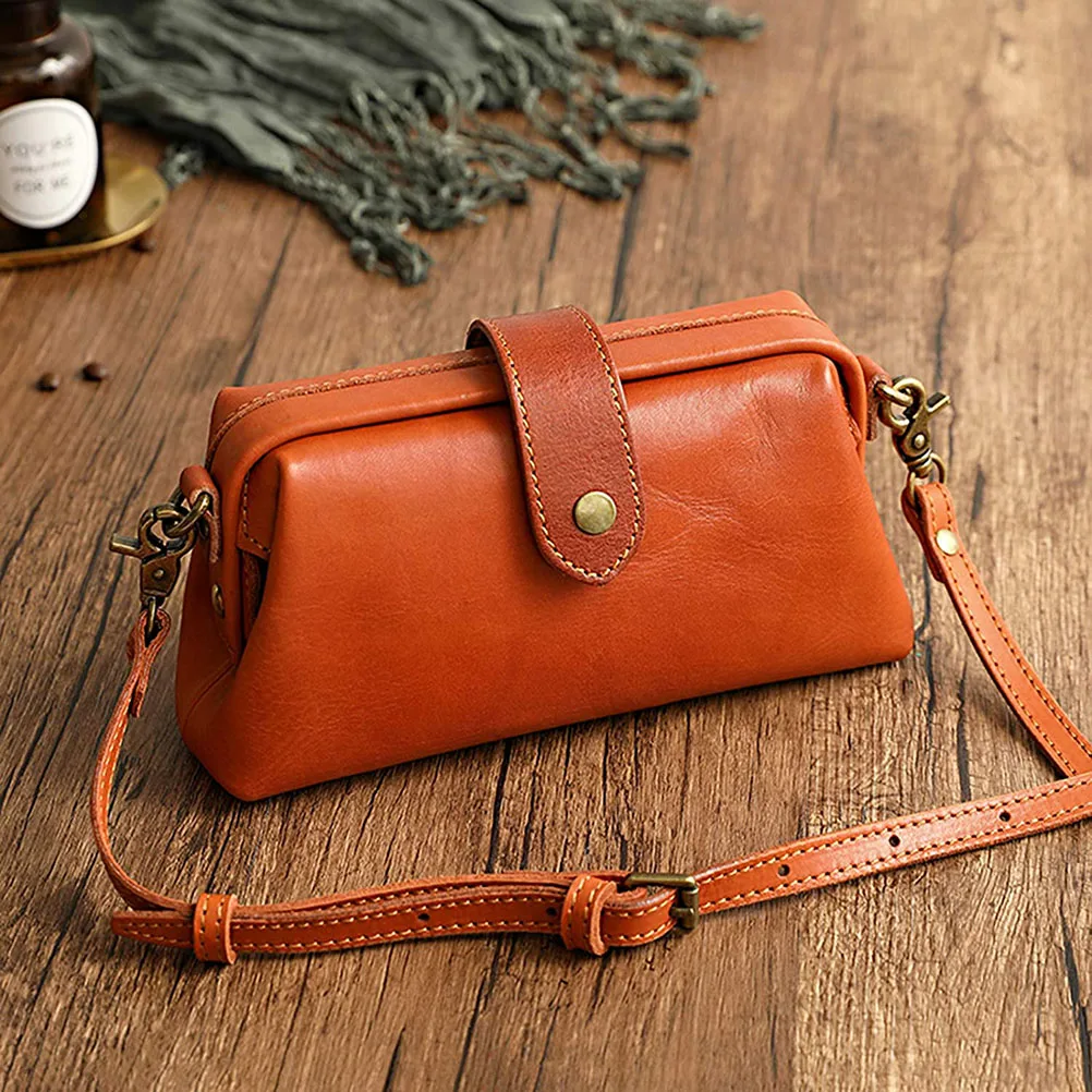 Casual Leather Shoulder Bags Retro Handmade Doctor Bag Clutch Crossbody Bag Women Vintage Style Travel Handbags Messenger