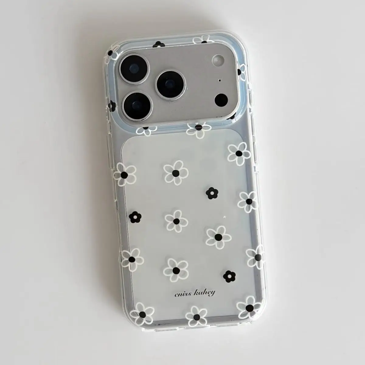 

Transparent Line Flowers Pattern Phone Case For iPhone 17 Pro Max Air X XR XS Max 7 8 Plus 16 15 14 13 12 11 Soft Back Cover Y2K