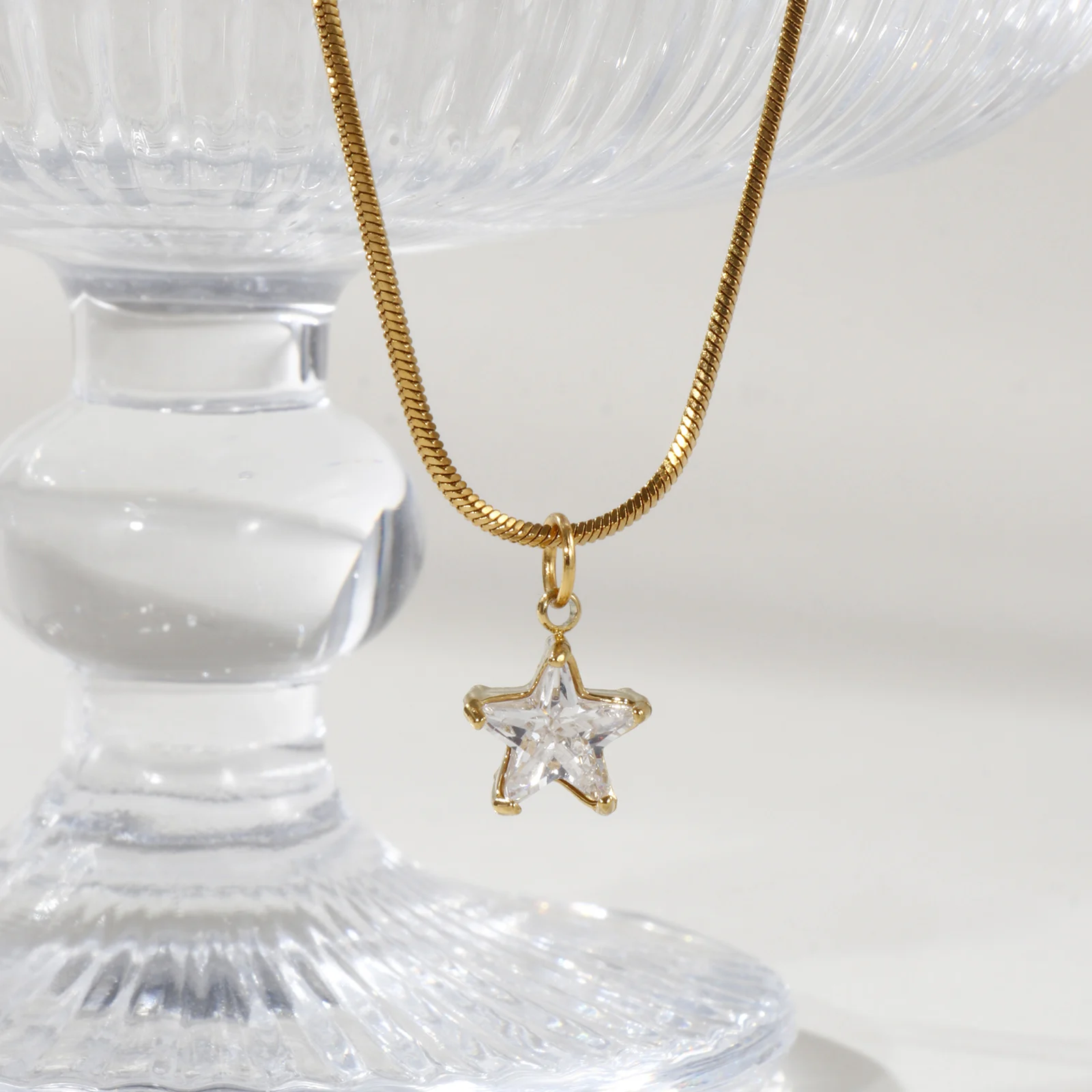 1 pièce collier à breloques étoile plaqué or 18 carats en acier inoxydable et zircone cubique chaîne serpent pendentif collier pour femmes 45 cm de long