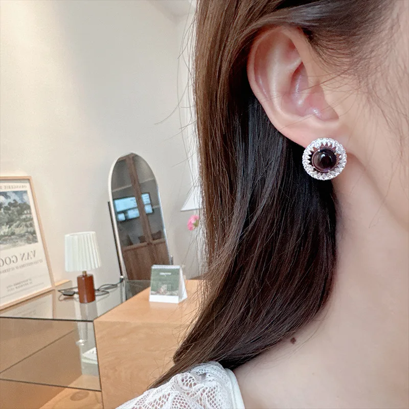 

New retro high-end traditional Chinese style earrings with a sense of sophistication and round stud earrings