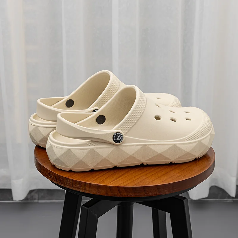 

Men's shoes, fashionable slippers, perforated shoes 40-45