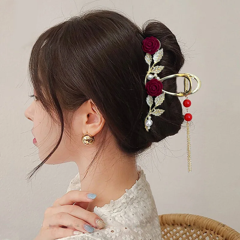 Grampos de cabelo strass rosa para mulheres, pérolas borboleta, clipe dourado borla, chapéu rabo de cavalo, acessórios para cabelo, moda elegante