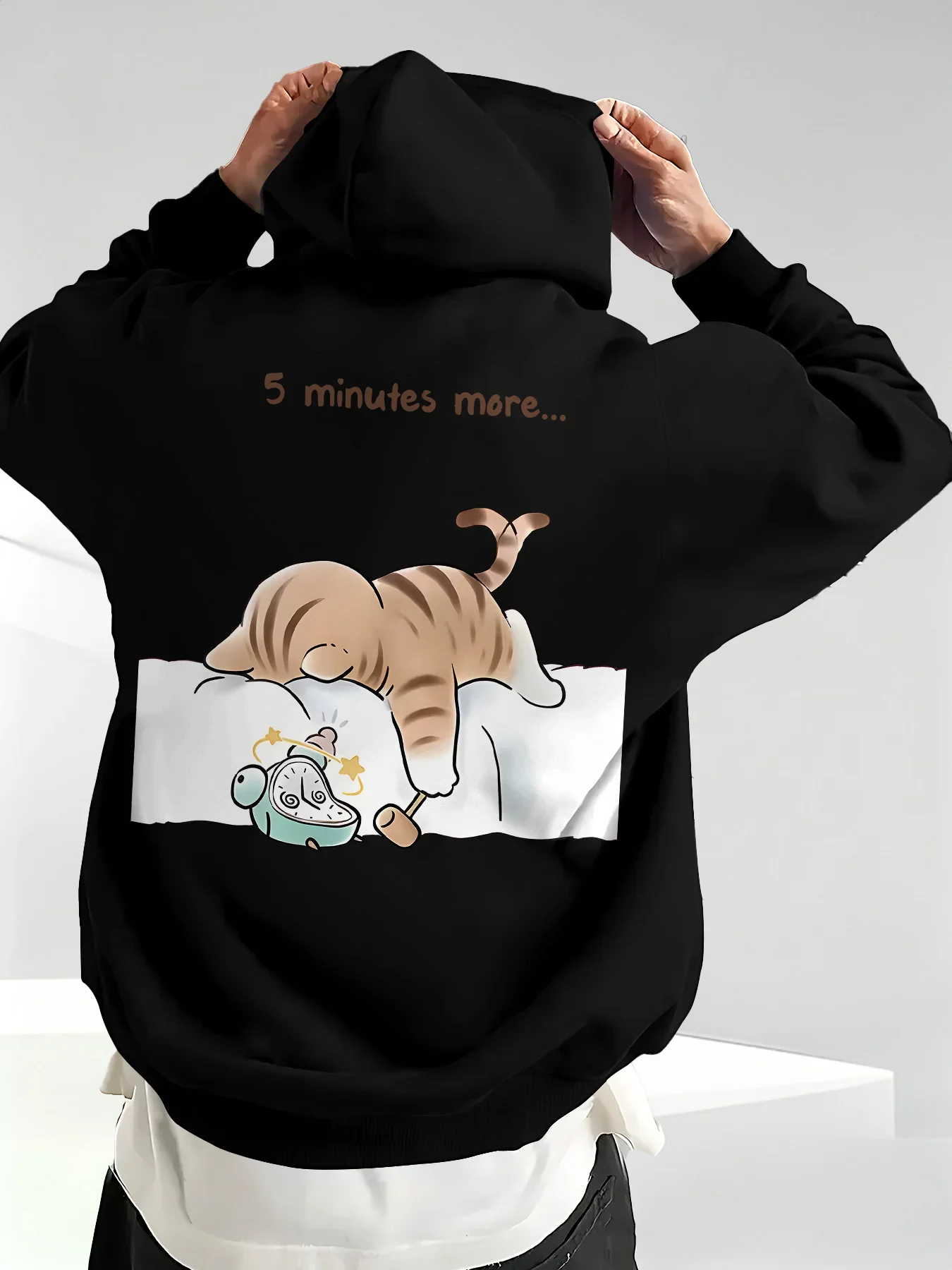 Funny Napping Tabby Cat Hoodie 5 Minutes More Quote Cartoon Streetwear Pullover Unisex Oversized Fleece Hoodie Fall Winter