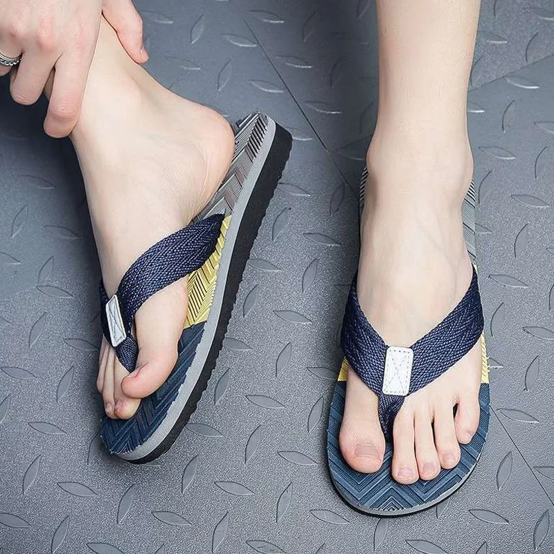 

Summer Slippers Men Flip Flops Beach Sandals Non-slip Casual Flat Shoes Slippers Indoor House Shoes For Men Outdoor Slides