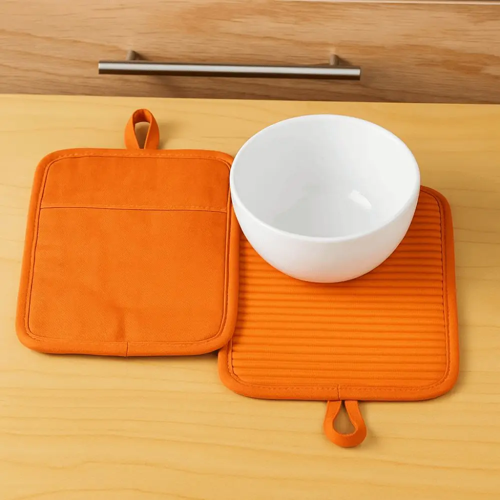 

2pcs Anti-scalding Silicone Pot Holder Non-slip Solid Color Insulation Pad Hangable Silicone Striped Oven Gloves Microwave