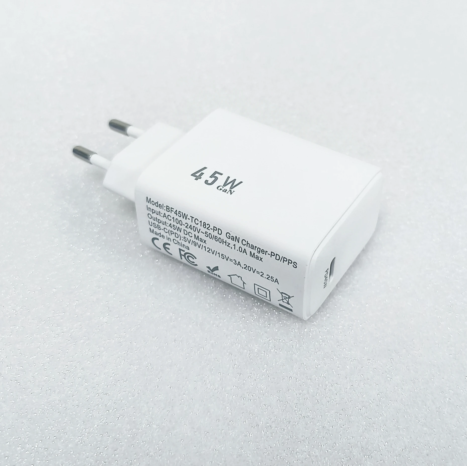 EU/US/UK Plug 45W GaN USB C Charger Type C Fast Charging Travel Wall Charger For iPhone 17 MacBook Notebook iPad Samsung Xiaomi