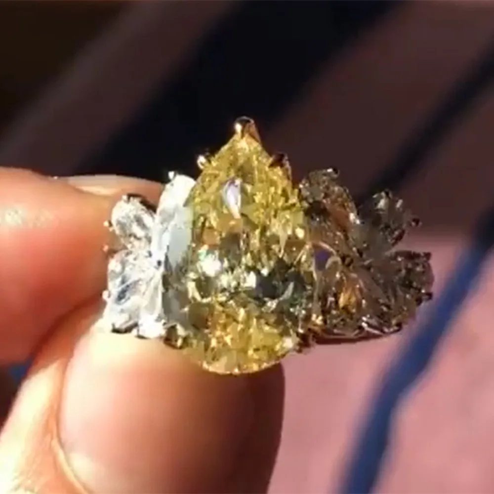 Luxury Pear Cut Yellow 5A Zircon Rings Marquise Zircon Butterfly Side Stone Ring for Women Evening Cocktail Formal Jewelry Gifts
