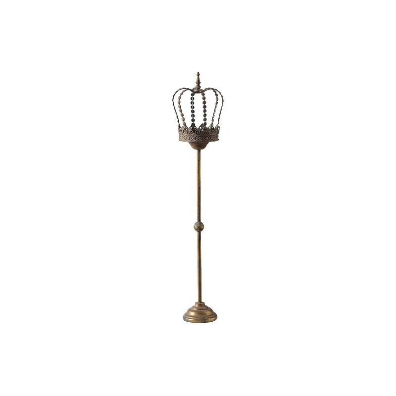 Retro court style floor-to-ceiling candlestick, age-old ornaments, personalized and creative crown candlestick holder