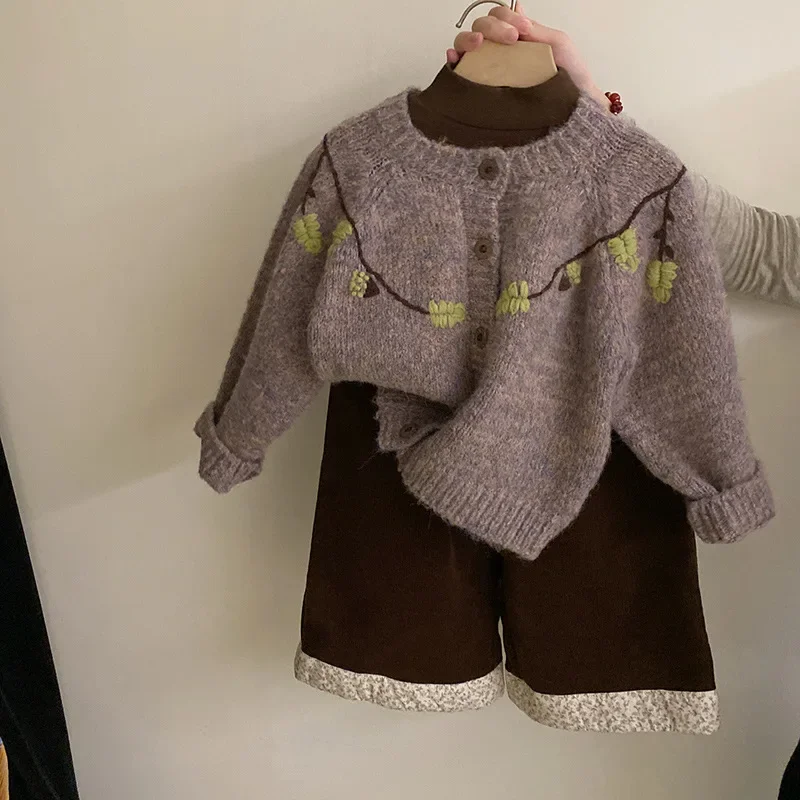 Girls Suits 2024 Winter New Childrens Wear Small Fresh Hook Flower Sweater Base Sweater Plus Cashmere Pants Three-piece Set