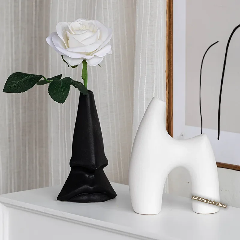Nordic Decoration Home Flower Vase Black and White Art Ceramic Vase Minimalism Dried Flower Arrangement Accessories B&B Ornament