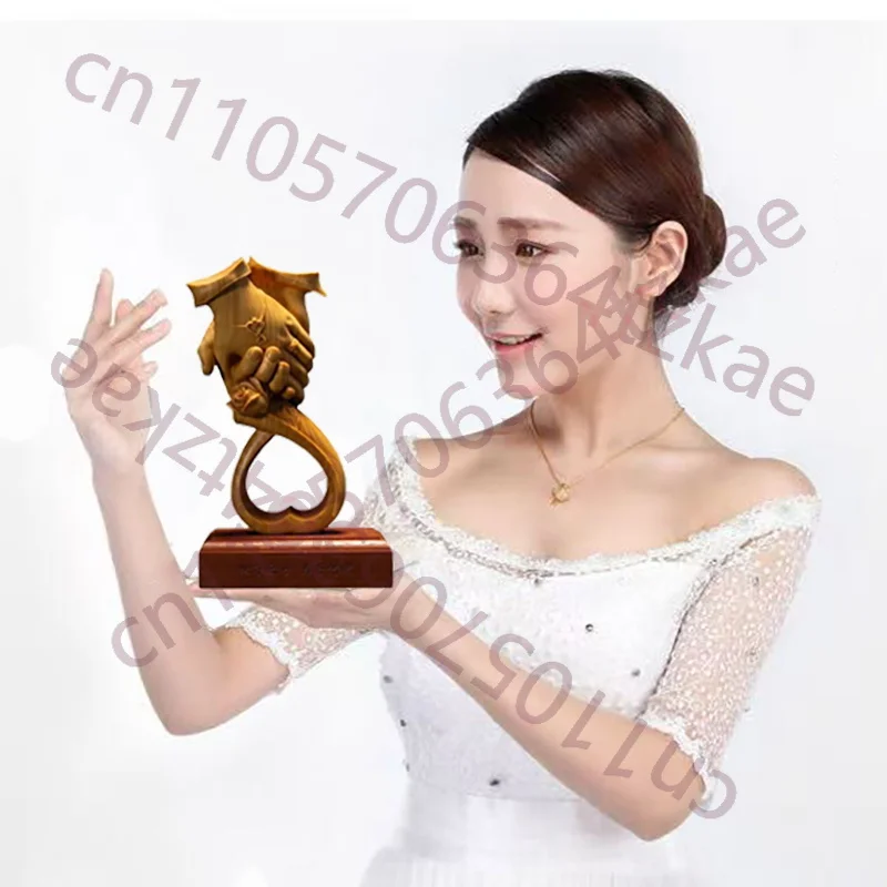 

Декоративные фигурки из натурального дерева кипариса «Рука в руке», резьба по дереву, украшение для дома, креативный подарок на свадьбу, годовщину