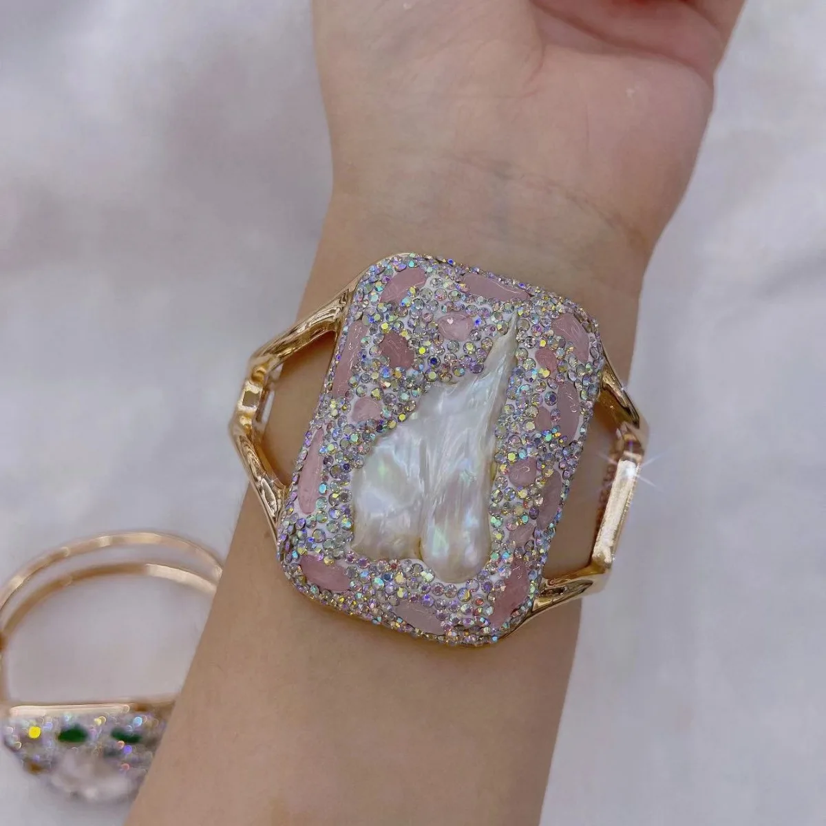 

European model baroque special-shaped pearl bracelet fashionable personality ring color retention electroplating high banquet