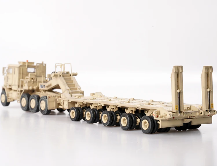 1/72 American Oshkosh M1070 heavy-duty transport vehicle desert color alloy fini