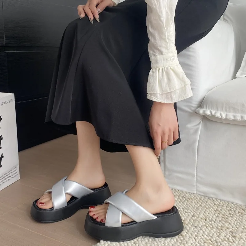 

2024 New Gladiator Summer Sandalias Fashion Platform Shoes Woman Flats Elegant Open Toe Slippers Comfort Beach Slides Women Shoe